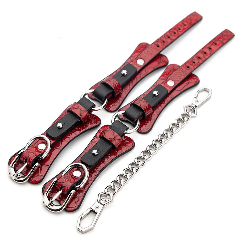 Kit BDSM Peau de Serpent Rouge menottes chevilles