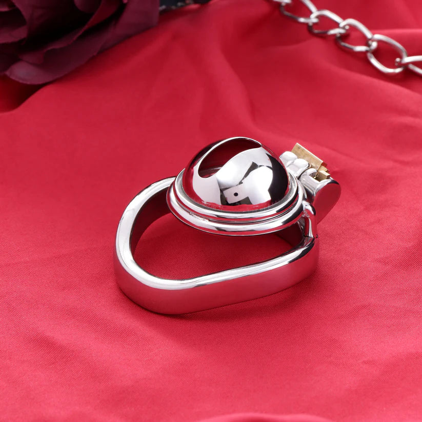 Petite cage de chasteté en hémisphère ouvert